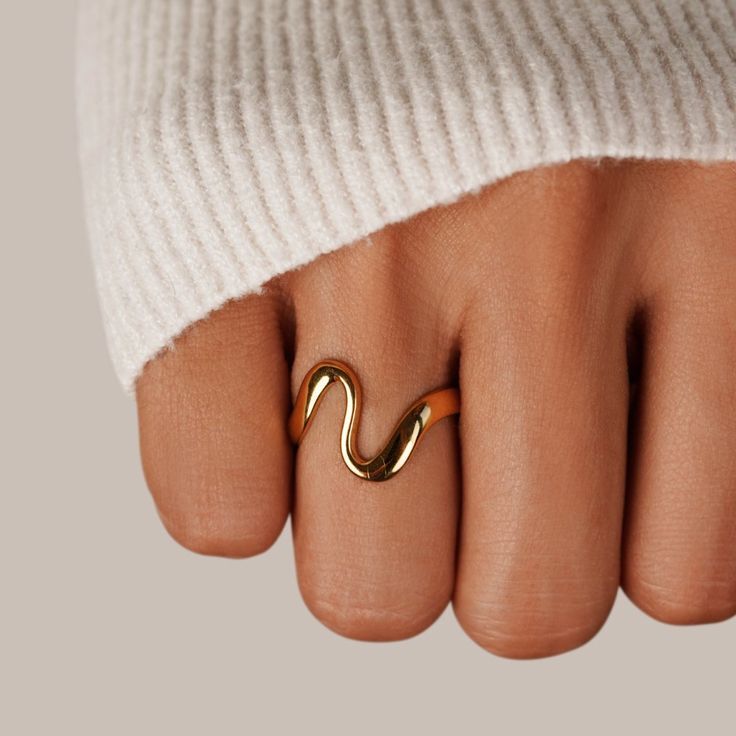 gold wave ring